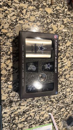 Flask/ Shot Glasses Set