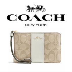 Coach Signature Canvas corner Zip Wristlet  Excellent Condition 