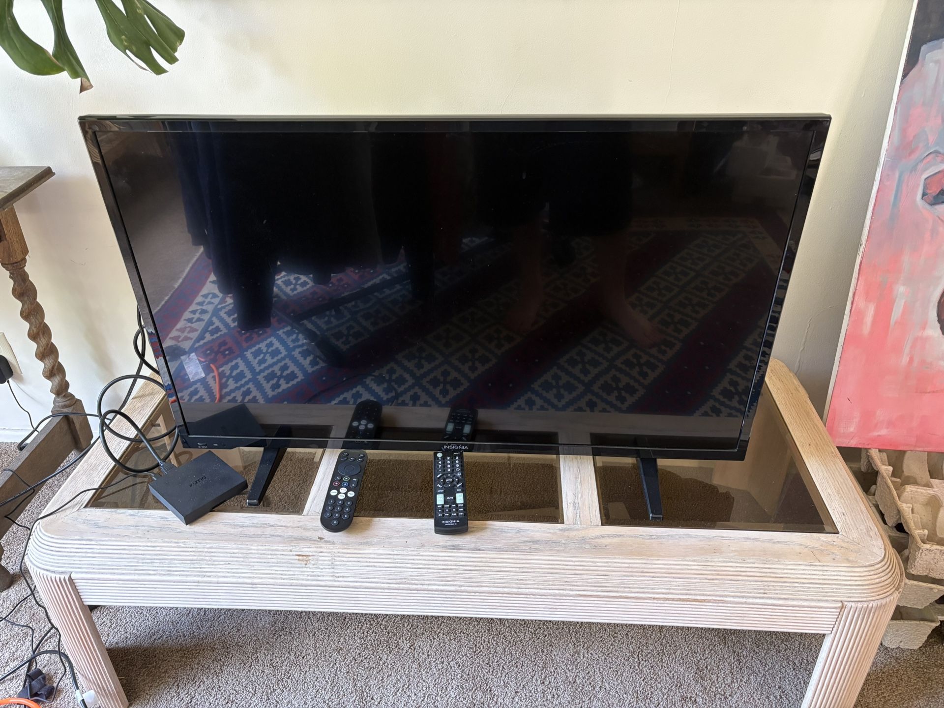 Insignia TV