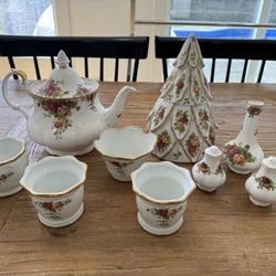 Royal Albert Old Country Rose China 51 pcs Set