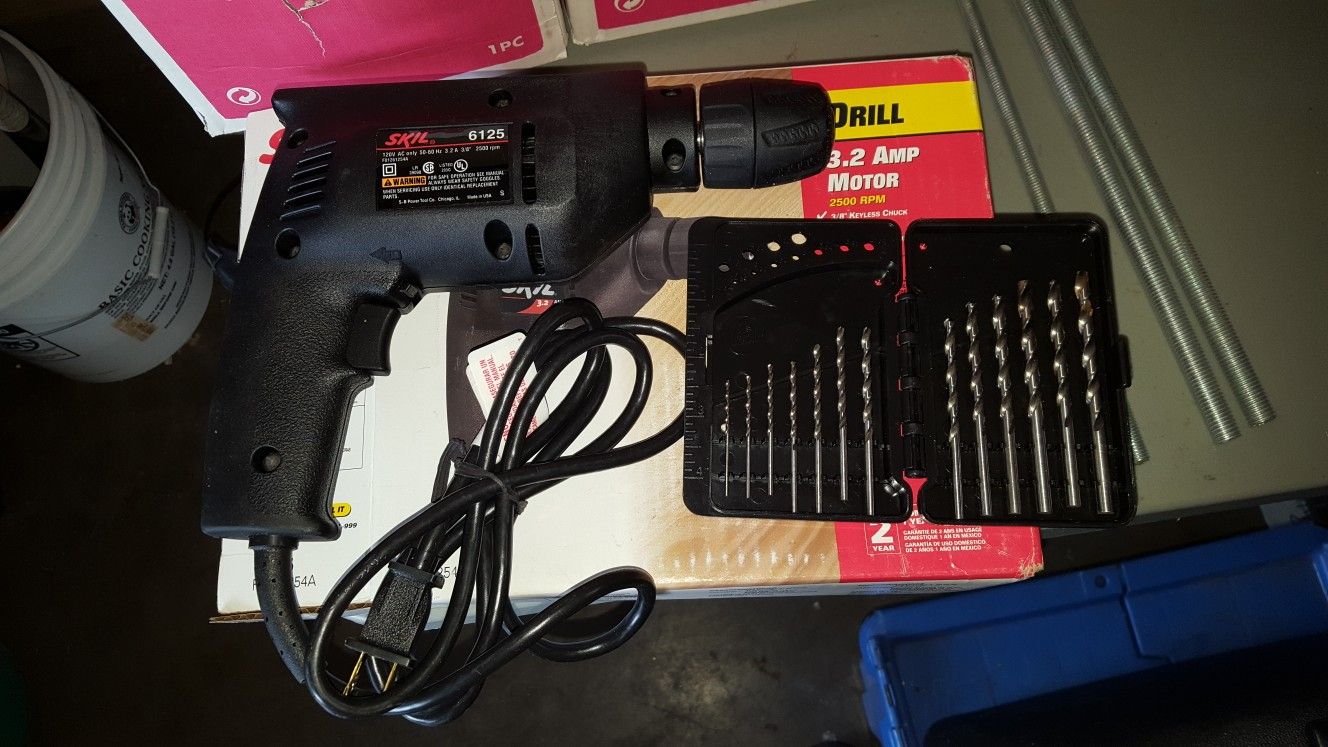 Like New 3/8 Skil Drill Motor with Bits