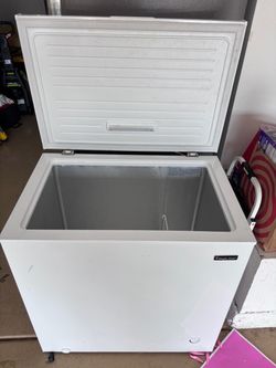 Magic Chef 7.0 Cu. Ft. Chest Freezer - Works Great!