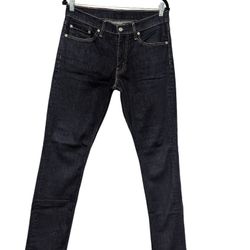 Levi's 511 Men's Slim fit Blue Dark Wash - Stretch Size 32x32.
Measurements"
Rise -10.5'
Inseam -32"
Open Leg -7"
