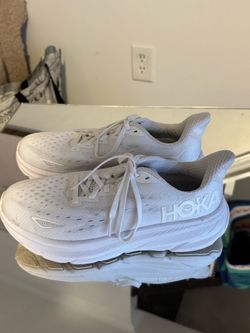 7.5 Hoka Clifton 9 White Running Sneakers