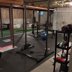 Squat Rack/Pull up Bar