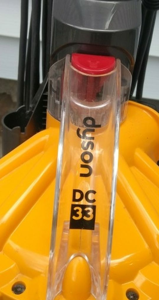 Dyson Vacuum. Dc33.