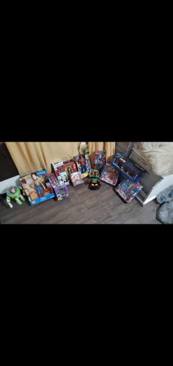 Holiday toys