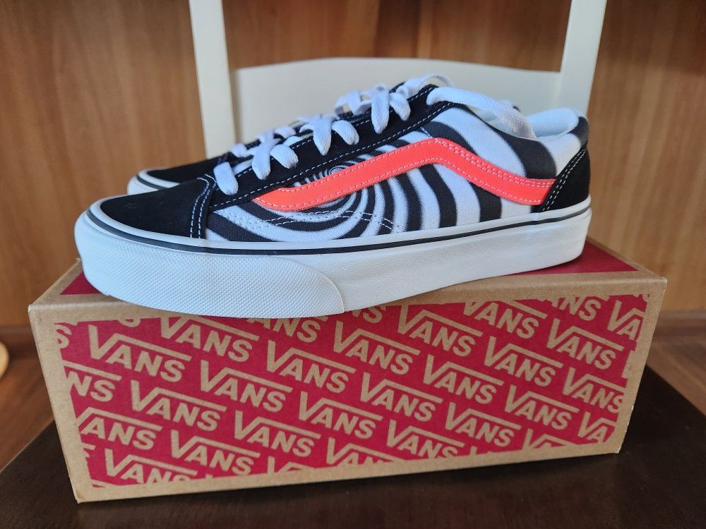 VANS BRAND NEW IN BOX
