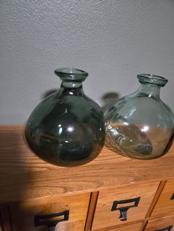 Glass flower base