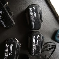 Makita Drill With 4 Battery And Charger 