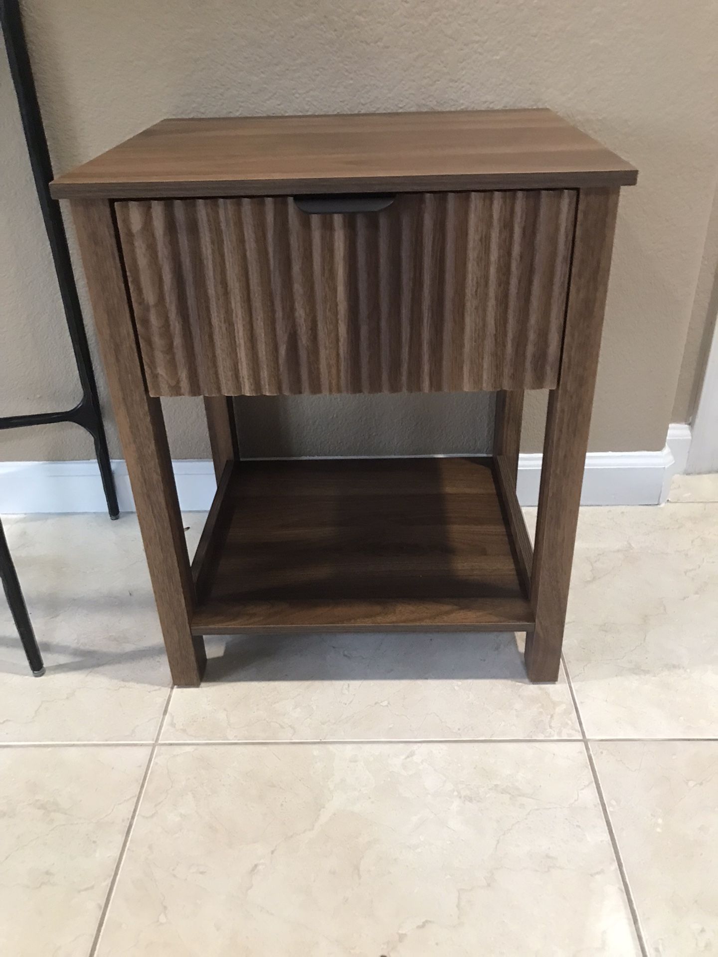 Modern Wood Nightstand / Side Table with Drawer/ End Table