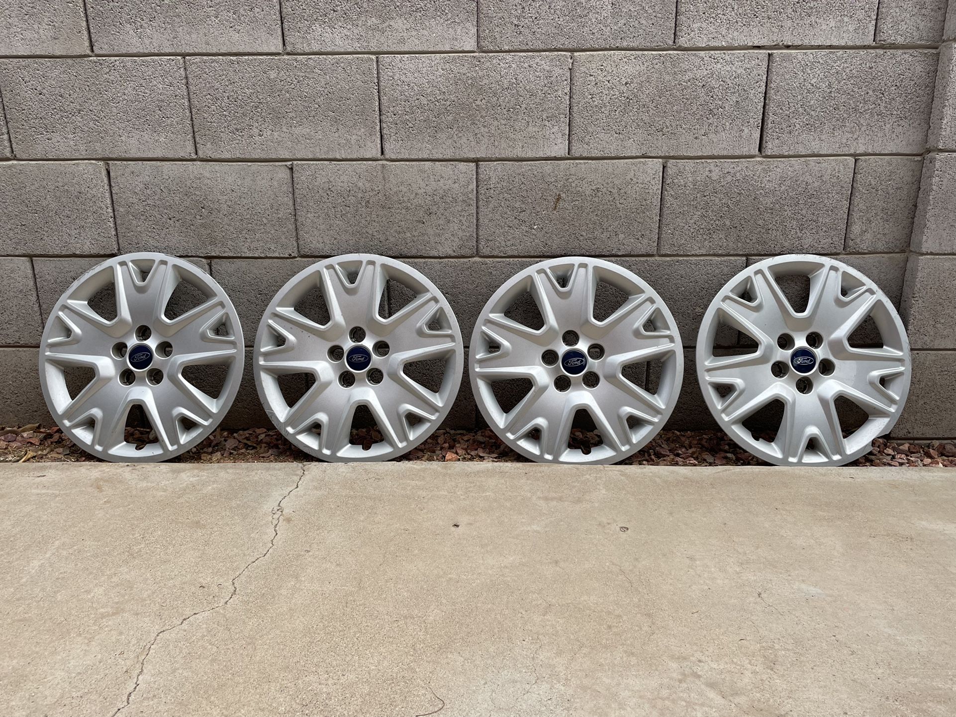 (4)- 2013-2016 Ford Escape Wheel Covers/Hubcaps