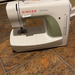 Singer simple sewing machine