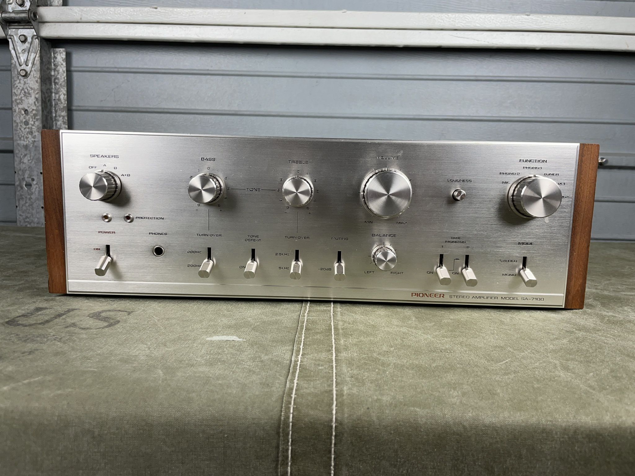 Pioneer Stereo Receiver SA-7100 Vintage Silver Face Monster Power Amp 60s 70s 80s