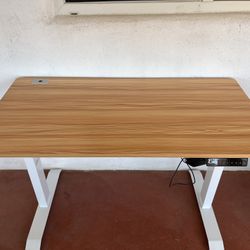 SHW 48-Inch Desk Oak