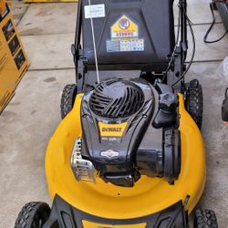 Lawnmower Dewalt 22in Propelled Gasolina