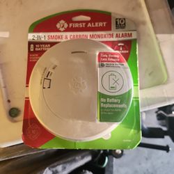 First Alert 2in1 Smoke And Carbon Monoxide Alarm 