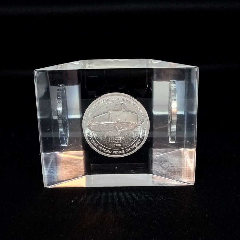 1oz .999 Silver Coin in Lucite DR. ROBERT SCHULLER Hour of Power Eagles Club 1986