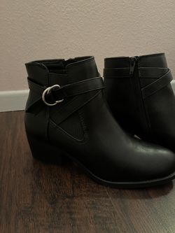 Womens Boots Size 7