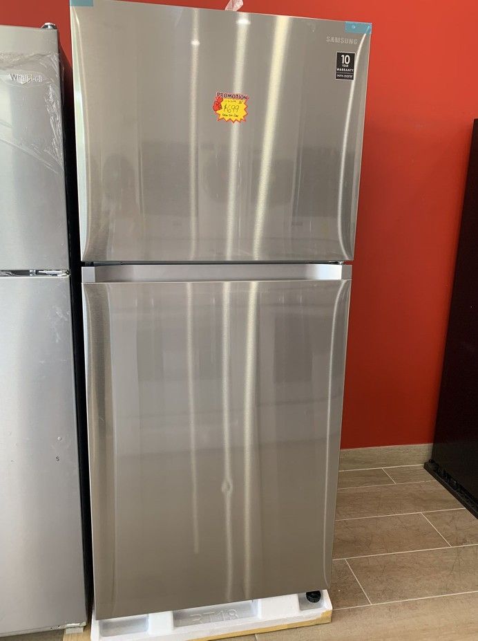 Samsung 29 Inch Freestanding Top Mount Refrigerator with FlexZone™