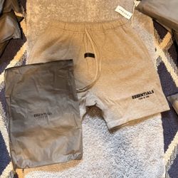 ESSENTIAL SHORTS
