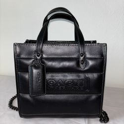 COACH Field Tote 22 