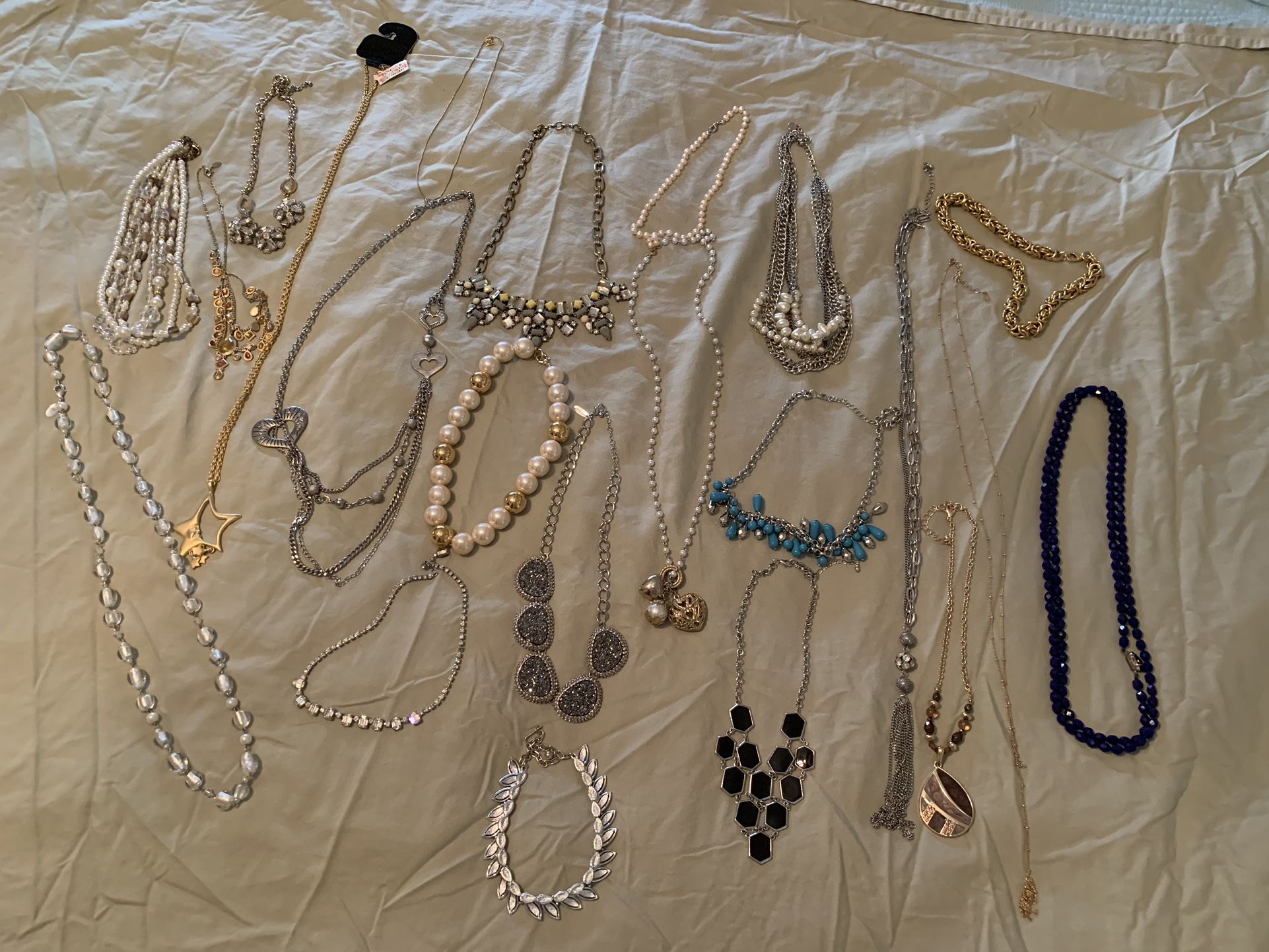Necklaces Lot Of 22 Group # 6