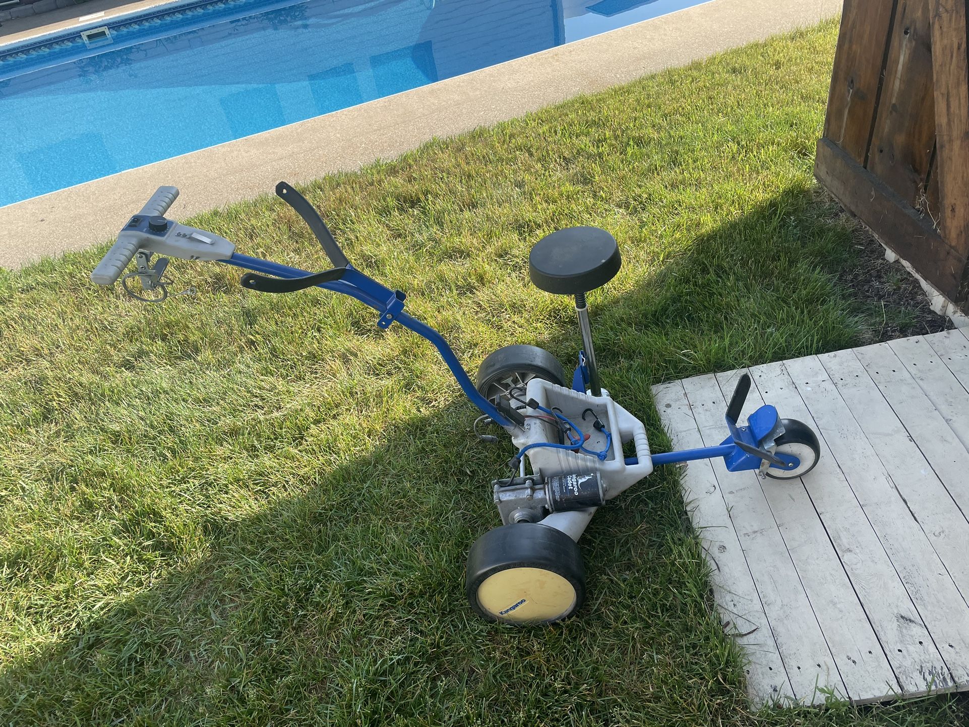 Motorized Golf Bag Carrier