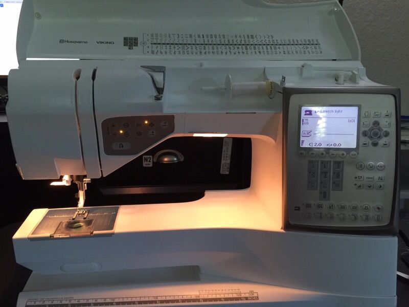 Husqvarna Viking designer topaz 30 sewing machine