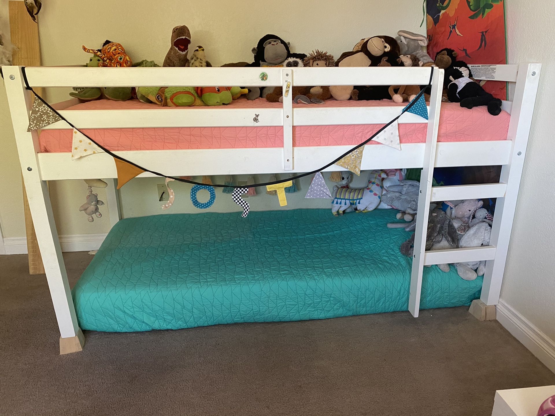 Twin Loft/bunk bed with two twin mattresses