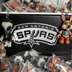 Spurs keychain