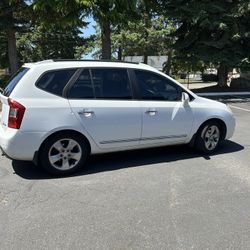 2007 KIA Rondo