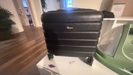 Hard shell suit case