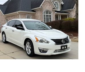 Heated Seats  2015 Nissan Altima SV