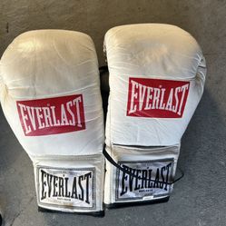 White Red Everlast Black  Boxing Gloves 10oz