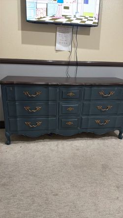 Dresser