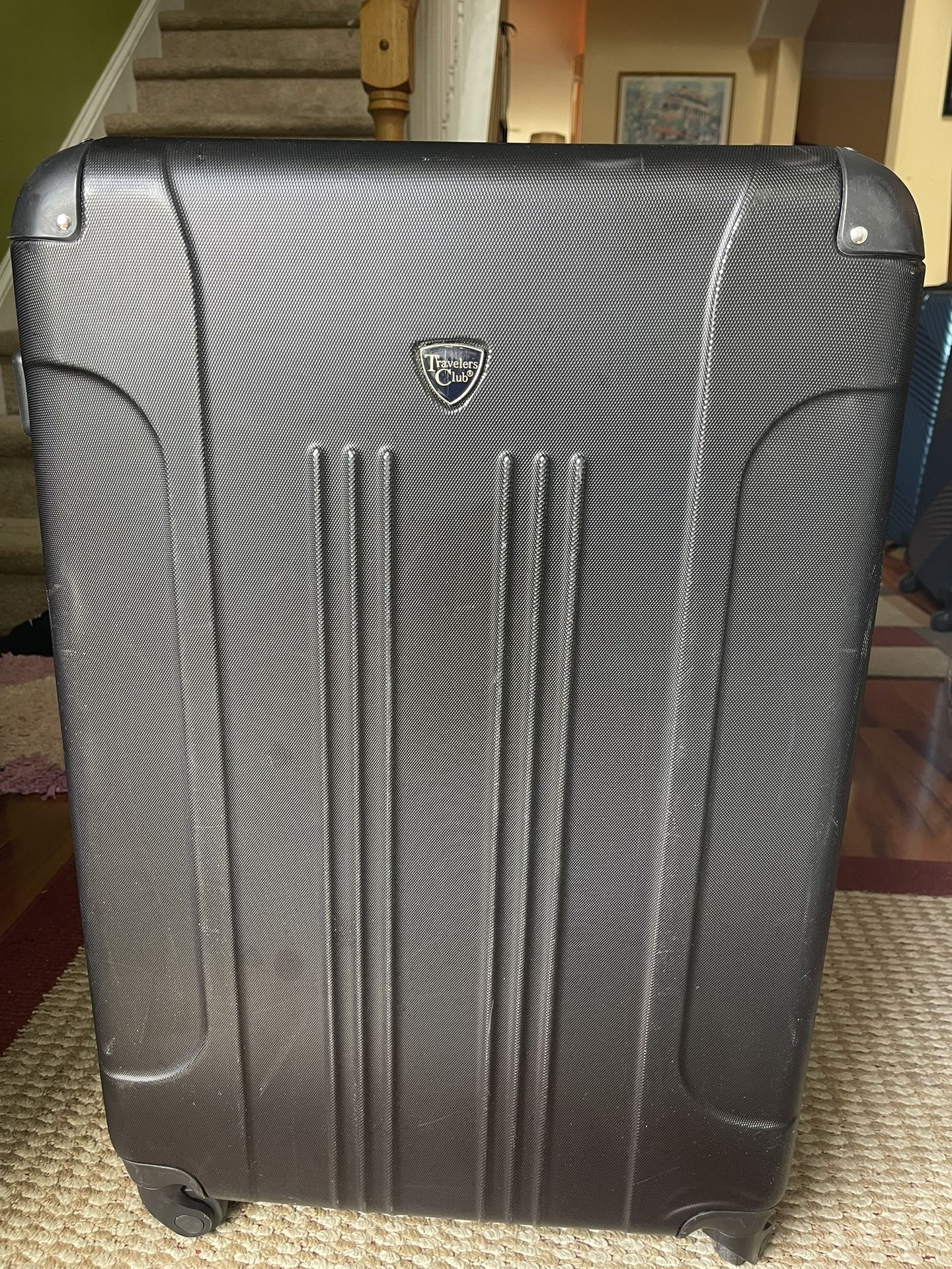 1PC 30”Travelers Club Y W/Spinner Wheel Luggage Used