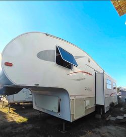 5th wheel trailer