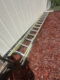 28 Ft Heavy Duty Ladder