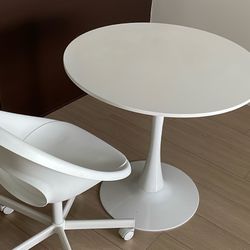 Selling Tulip Table And Chair Set 