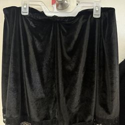 Velvet/lace Mini Skirt