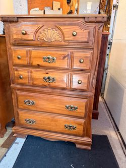 Chest of drawers