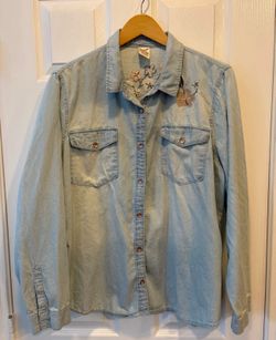 Faded Glory Light blue embroidered floral denim shirt women’s size XXL