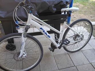 Fuji traverse aluminum Rd bike hybrid 200