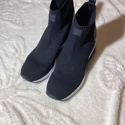 Michael Kors black  sock shoes Size 7M -$30