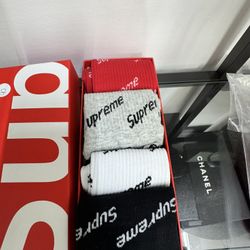 Supreme Socks