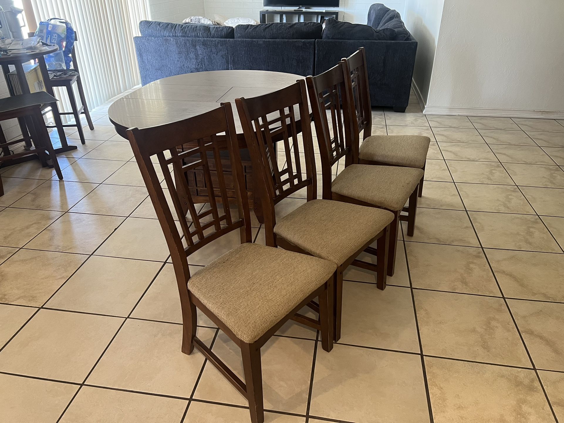 Dining Table/ Set Of 4 Chairs 