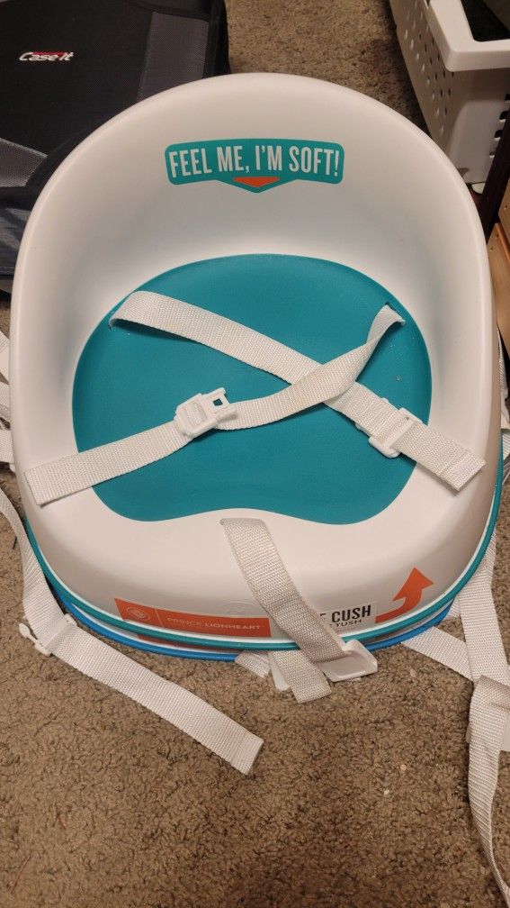 Prince Lionheart Baby Booster Squish Seat for Dining Table, Soft Seat with 3-Point Harness and Dual-Strap System for Toddler