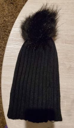 Black Beanie w/ Pom - New! 