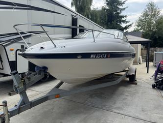 2003 Bayliner 212 Cuddy Cabin 
